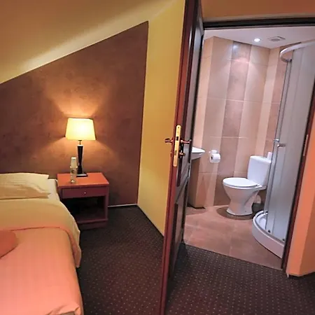 Stawisko Hotel 2*